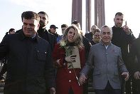 Soţia lui Călin Georgescu, Cristela, a plecat de la sediul DIICOT: Am fost invitată în calitate de martor / Percheziţiile vor continua în zilele următoare / Ea acuză presiuni asupra judecătorilor şi afirmă că este un dosar politic