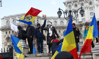 AP: Extrema dreaptă din România se opune certificatului sanitar covid-19 la locul de muncă