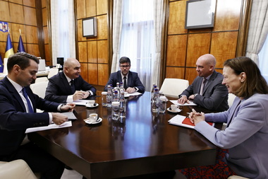 Premierul Ilie Bolojan s-a întâlnit cu Angela Ganninger, ambasadoarea Republicii Federale Germania / Cei doi oficiali au confirmat necesitatea unei coordonări strânse între România şi Germania, inclusiv în actualul context de securitate