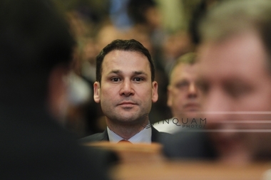 Robert Negoiţă s-a retras de la şefia PSD Bucureşti; Gabriela Firea, interimar al filialei şi primă opţiune la Primăria Capitalei