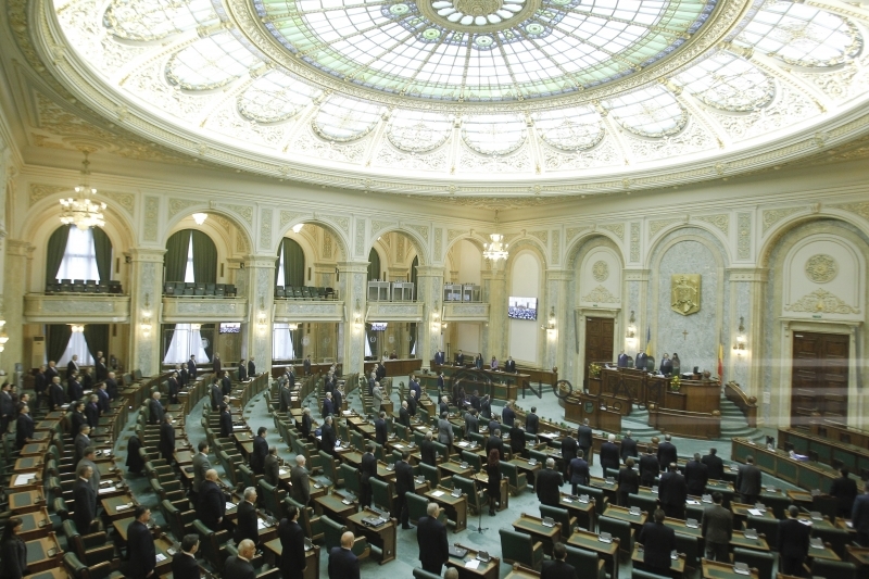 Dispute în Parlament privind Legea defăimării. PNL cere scoaterea proiectului de pe ordinea de zi