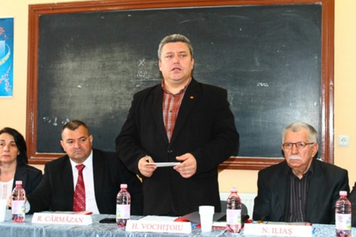 Un senator UNPR îşi retrage semnătura de pe proiectul care prevede că parlamentarii devin funcţionari publici de drept