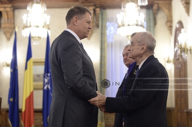 Iohannis l-a sunat pe Quintus, care astăzi împlineşte 99 de ani; seniorul liberal va fi sărbătorit de PNL, la Ploieşti