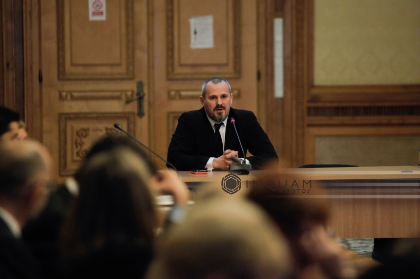 Plenul Parlamentului a început votul pentru validarea preşedintelui director general al TVR