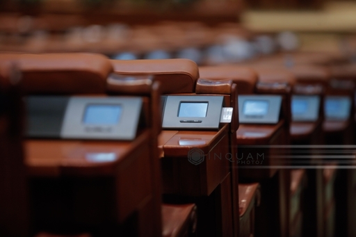 Camera Deputaţilor cheltuieşte aproape 100.000 de lei în 2016 pentru cursuri de formare profesională a angajaţilor
