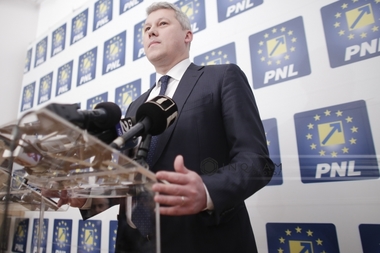 Biroul Politic Naţional al PNL se întruneşte pentru a valida noua candidatură la Primăria Generală, a lui Cătălin Predoiu