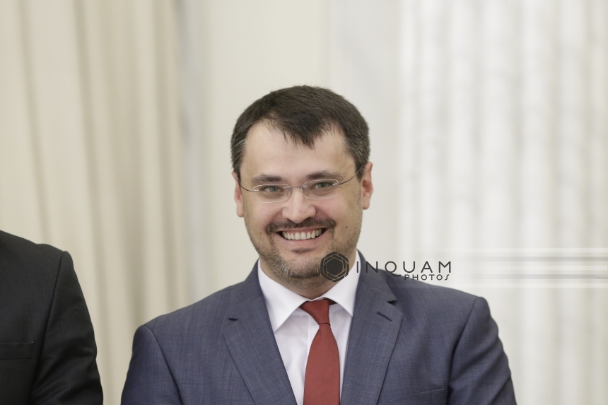 Noul ministru al Fondurilor Europene, Cristian Ghinea, a depus jurământul în faţa preşedintelui Iohannis