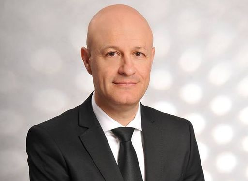 Candidat independent la Primăria Ploieşti în greva foamei, acuzând că legea îl împiedică să-şi producă singur materiale electorale - VIDEO