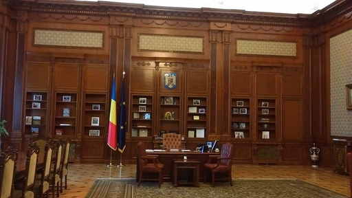 Zgonea şi-a luat din biroul de la Camera Deputaţilor fotografiile de familie şi cărţile din bibliotecă