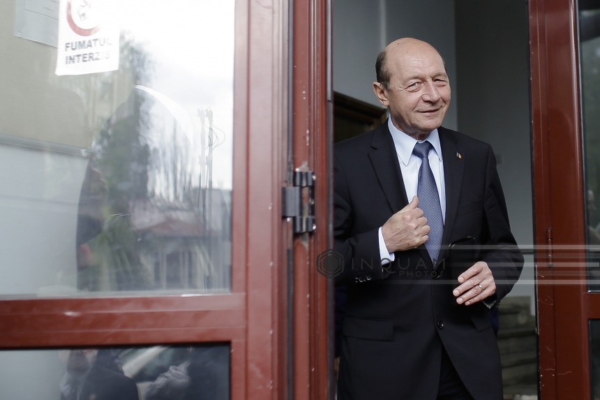 Băsescu: Când spui că este posibil să nu avem premier politic prin deciziile unor partide, de ce mai facem alegerile?