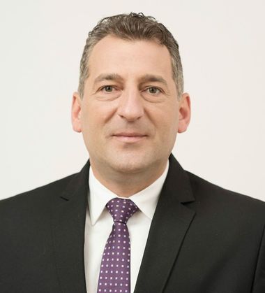 Primarul oraşului Beiuş, Adrian Domocoş, condamnat definitiv la doi ani şi o lună de închisoare, nu mai poate candida pentru al treilea mandat