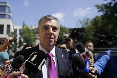 Plenul Camerei a adoptat modificările Regulamentului, care permit PSD să îl schimbe pe Valeriu Zgonea din funcţia de preşedinte al Camerei Deputaţilor