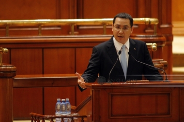 Ponta: Nu e obligatoriu ca Cioloş să-l schimbe pe Irimescu, dar din respect pentru Parlament ar trebui să-l demită