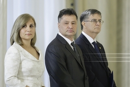 Noii miniştri ai Educaţiei, Transporturilor şi pentru Diaspora au depus jurământul. Mesajul lui Iohannis: Arătaţi Diasporei că ne pasă, mişcaţi lucrurile în infrastructură, aveţi grijă de România educată. FOTO, VIDEO