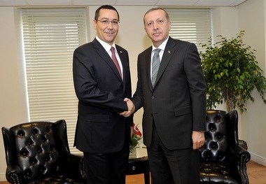 Ponta îl laudă din nou pe Erdogan: Merge mereu în "ochiul uraganului", în loc să fugă sau să se ascundă