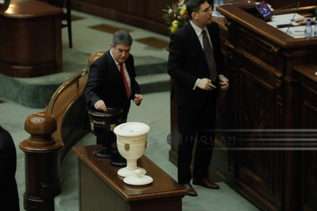 Oprea va ajunge a treia oară în faţa senatorilor pentru un aviz de urmărire penală; primele două, aprobate de colegi