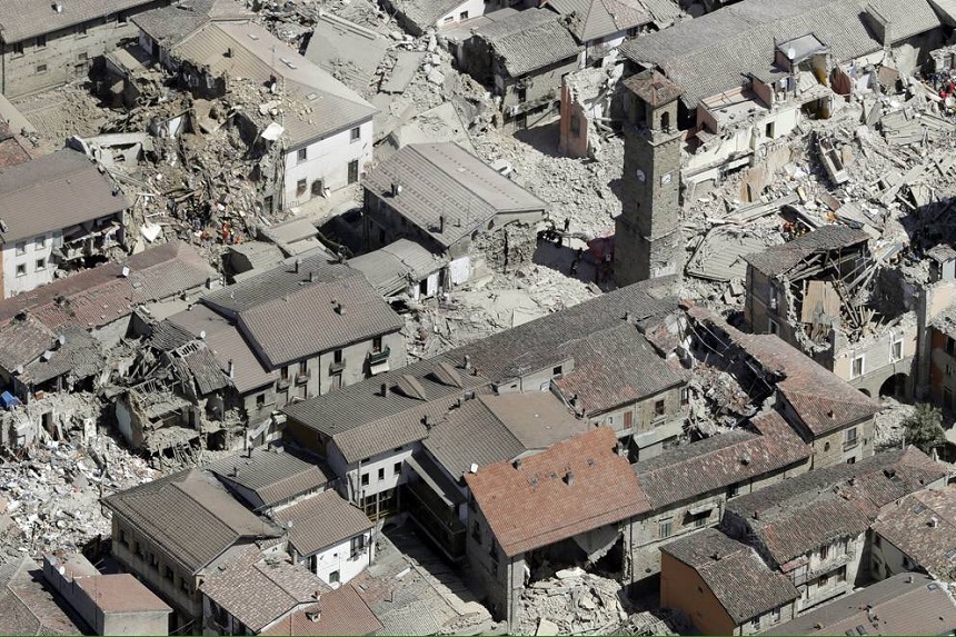 Senatul a ţinut un moment de reculegere în memoria românilor morţi în cutremurul din Italia
