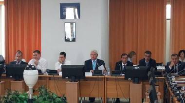 Scandal în Camera Deputaţilor, la audierea şefului ASF, Mişu Negriţoiu. Deputaţii cer demisia acestuia şi îl ameninţă cu sesizări la DNA. PNL anunţă demararea procedurilor de demitere a conducerii ASF. UPDATE