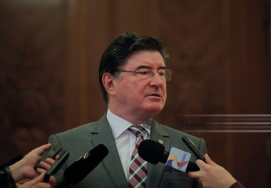 Chelaru: S-a înregistrat la preşedintele Senatului demisia lui Gabriel Oprea; în prima şedinţă de BP vom lua act de ea