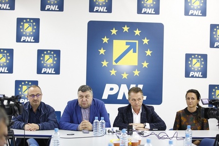 Teodor Atanasiu deschide lista de candidaţi ai PNL Buzău pentru Senat. La Camera Deputaţilor lista este deschisă de Cristinel Romanescu