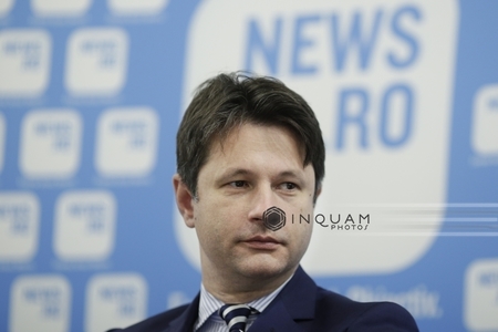 Cioloş va avea vineri o discuţie cu Victor Grigorescu; ministrul Energiei ar putea pleca din Guvern - surse