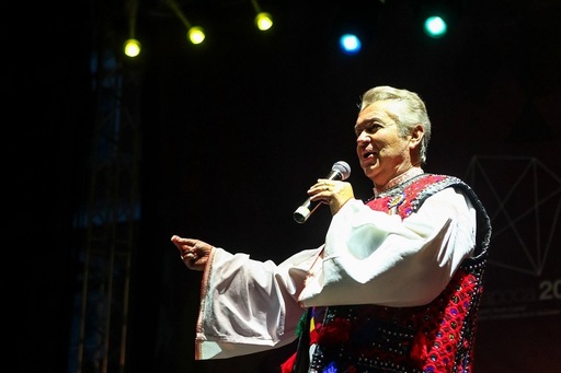 Cântăreţul de muzică populară Gheorghe Turda, fost colaborator al Securităţii, a intrat în PRU şi candidează la parlamentare
