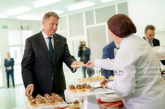 Iohannis a mâncat la cantina Centralei de la Cernavodă (Foto: Inquam Photos / Ovidiu Micsik)