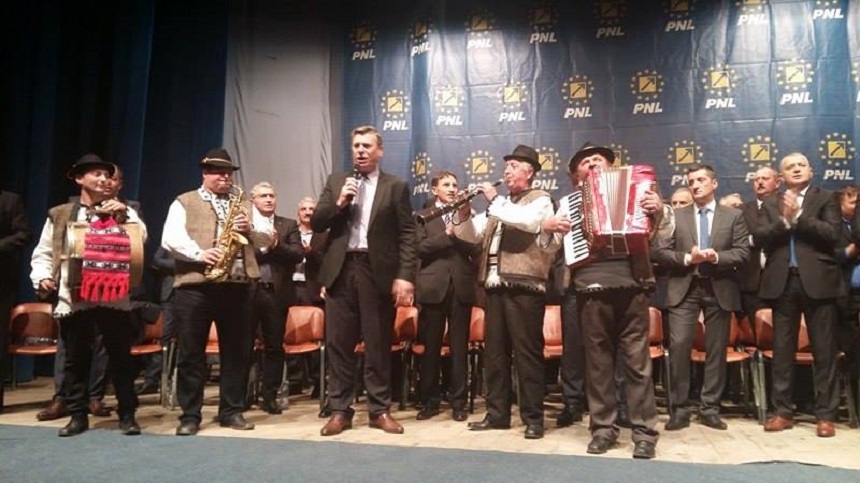 Candidat PNL la Camera Deputaţilor: Iliescu şi Guvernul Năstase au dat toată averea moţilor, pădurile, pe mâna companiilor străine