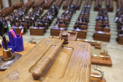 ANALIZĂ: Bilanţul parlamentarilor: Deputatul care a vorbit doar 29 de secunde în 4 ani, Ghiţă, Rizea şi Voicu au vorbit doar ca să se apere de DNA, iar Ilie Năstase a strigat "Prezent, dar pune-mă absent"