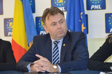 Vaslui: Liderul PMP îl acuză pe liderul PNL din judeţ că l-a denunţat la DNA pe fostul preşedinte al liberalilor vasluieni