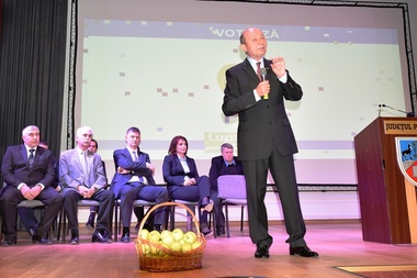 Băsescu vrea anularea celor 108 modificări aduse Legii educaţiei nr. 1/2011. În opinia sa, aceste modificări menţin "vechile practici din educaţie"
