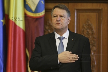 Iohannis, de Ziua Constituţiei: Legea fundamentală a fost un factor important de consolidare a democraţiei şi a statului de drept în România