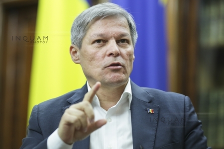 INTERVIU - Premierul Dacian Cioloş: Ceva nu e în regulă cu bugetul prezentat de PSD, cineva a greşit la calcule. FOTO, VIDEO