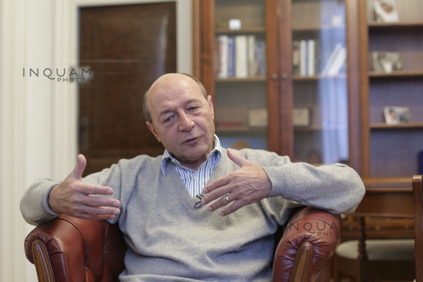 Băsescu: Cei care stau acasă dau un vot pentru PSD; asistaţii social se duc în orice condiţii la vot şi vor susţine PSD