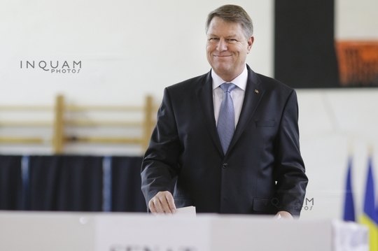 Klaus Iohannis la vot (FOTO: Inquam Photos / Octav Ganea)