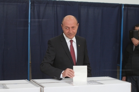 Băsescu: Am votat cu gândul la o majoritate care să nu pună sub control politic justiţia. FOTO, VIDEO
