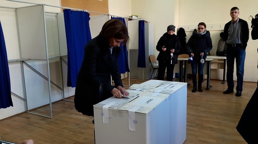 Carmen Iohannis: Am votat pentru o Românie mai bună, pentru un viitor mai bun. Ne bazăm pe tineri