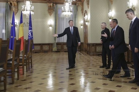 Băsescu: Susţinem orice soluţie politică anti-PSD. I-am spus lui Iohannis că sunt cel mai bun premier. VIDEO