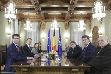 Consultările preşedintelui Iohannis cu minorităţile naţionale au început. VIDEO

