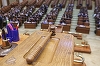 Parlamentarii din Capitală şi-au preluat certificatele. Leon Dănăilă a urcat trei etaje pe scări, păcălit că liftul e stricat