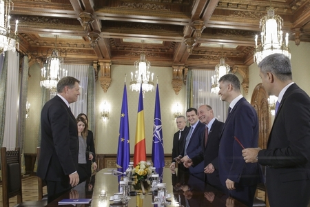 Traian Băsescu a stat zece minute la consultările cu Iohannis şi l-a propus pe Eugen Tomac premier