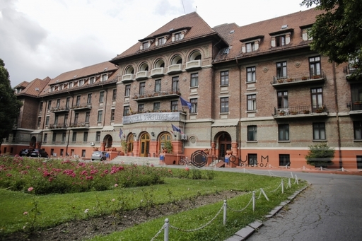 Hotelul Triumf, care a fost dorit şi de DNA, trece în administrarea Ministerului Afacerilor Externe