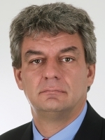 BIOGRAFIE: Mihai Tudose, propus la Economie, este de 17 ani deputat şi a mai fost ministru la Economie un an. El a fost acuzat de plagiat în teza de doctorat susţinută sub îndrumarea lui Oprea