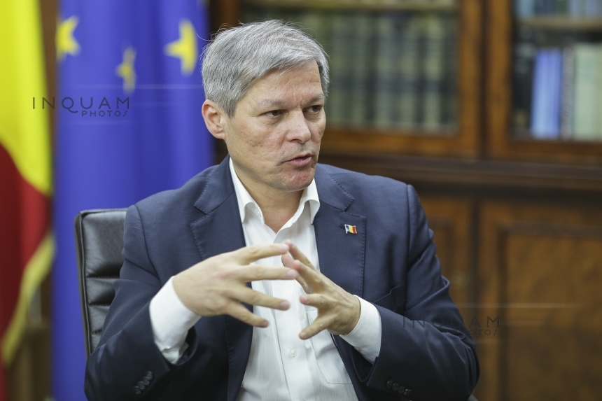 Dacian Cioloş: Am confirmarea mai multor colaboratori pentru o implicare civică; nu exclud implicarea în politică