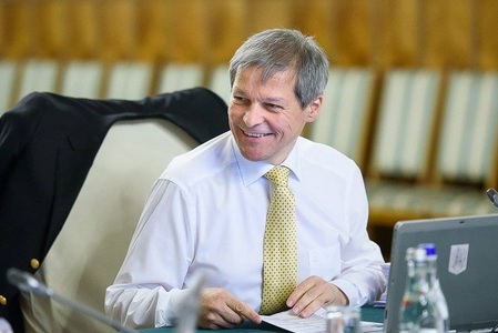 Cioloş publică un "bilanţ în imagini" al guvernării: Au fost momente dificile, frumoase, tensionate şi emoţionante