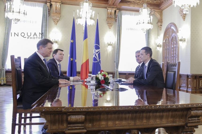 Întâlnirea dintre preşedintele Iohannis şi premierul Grindeanu, pe tema măsurilor Guvernului, a început. VIDEO