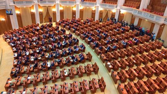 Proiectul de buget al Camerei Deputaţilor va fi dezbătut şi votat luni. Deputaţii vor avea cu 20% mai puţini bani