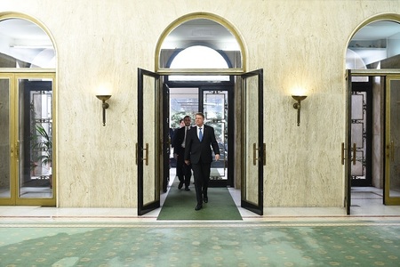 Preşedintele Iohannis participă la şedinţa de Guvern. VIDEO