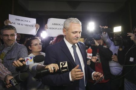 Dragnea: Nu ştiu în mintea bolnavă a cui s-a născut planul violenţelor de la proteste; Iohannis este autorul moral. Comisia SRI trebuie să facă verificări