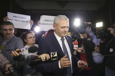 Dragnea: Nu ştiu în mintea bolnavă a cui s-a născut planul violenţelor de la proteste; Iohannis este autorul moral. Comisia SRI trebuie să facă verificări